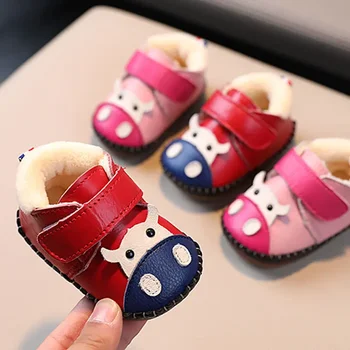 Новая обувь для малышей зимой 0-1 года Мальчики и девочки Младенцы и младенцы с мягкой подошвой и бархатной хлопчатобумажной обувью Шнуровка